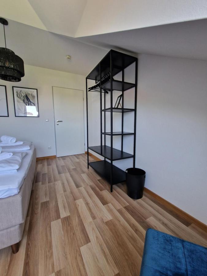 C4S Come4Stay Altoetting - 3-Zi Whg I Zentrale Lage I Parkplatz I Balkon I Wifi I Smarttv I 1 Kingsize, 1 Queensize Bett I Office Arbeitsplatz I Wohnbereich Mit Couch Und Essbereich I Voll Ausgestattete Kueche I Nespresso Eksteriør billede