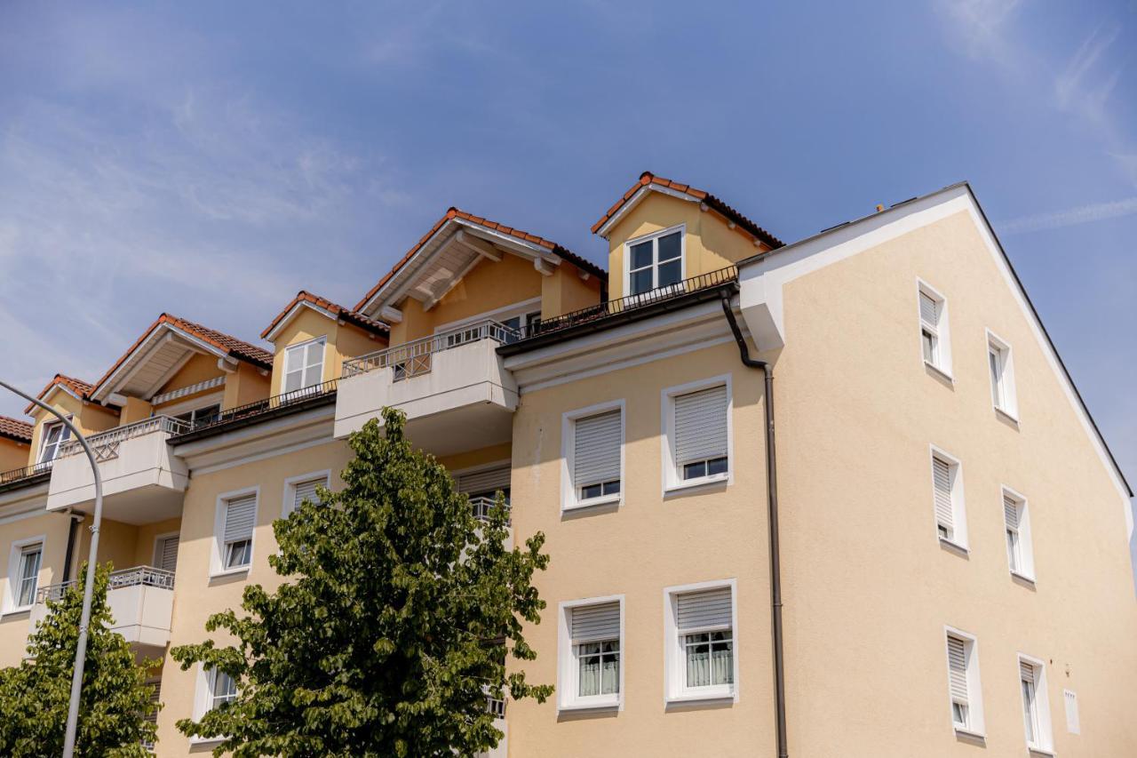 C4S Come4Stay Altoetting - 3-Zi Whg I Zentrale Lage I Parkplatz I Balkon I Wifi I Smarttv I 1 Kingsize, 1 Queensize Bett I Office Arbeitsplatz I Wohnbereich Mit Couch Und Essbereich I Voll Ausgestattete Kueche I Nespresso Eksteriør billede